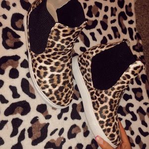 barely ever worn size 8 heel booties